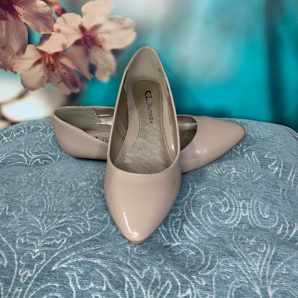 CL by Laundry kitten wedge heels